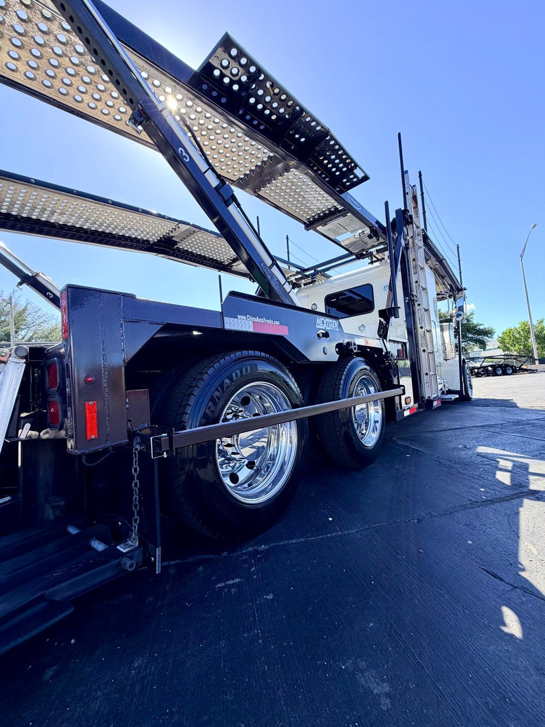 2021 Peterbilt 389 w/a 2022 Cottrell LSFA 80”
