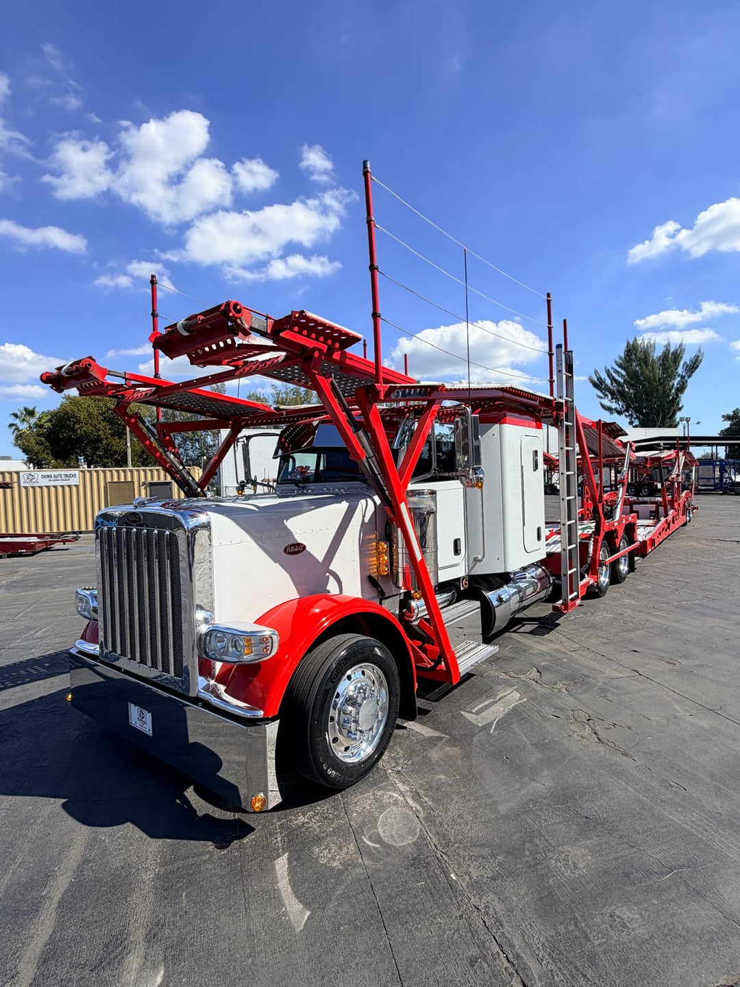 2020 Peterbilt 389 w/a 2021 Cottrell LSFA 80’