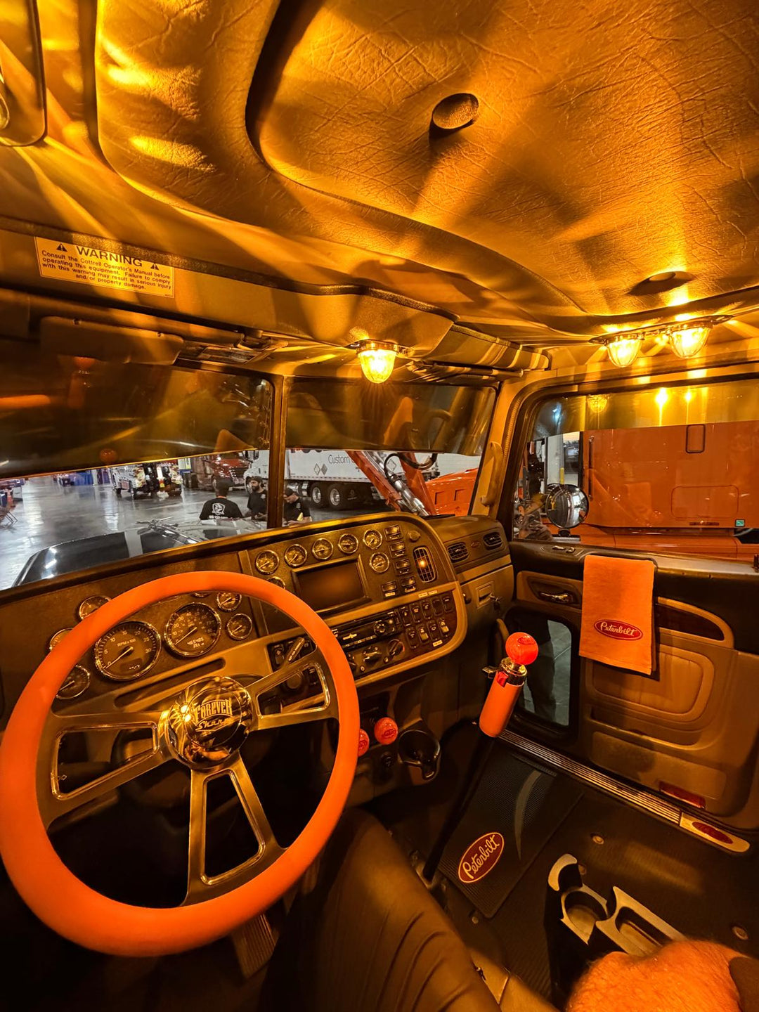 2020 Peterbilt 389 w/a 2021 Cottrell LSFA 80”