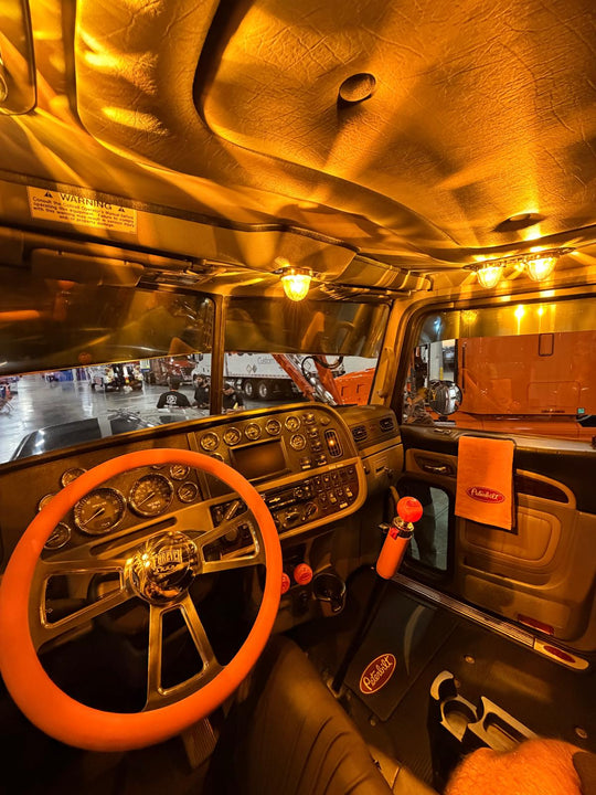 2020 Peterbilt 389 w/a 2021 Cottrell LSFA 80”