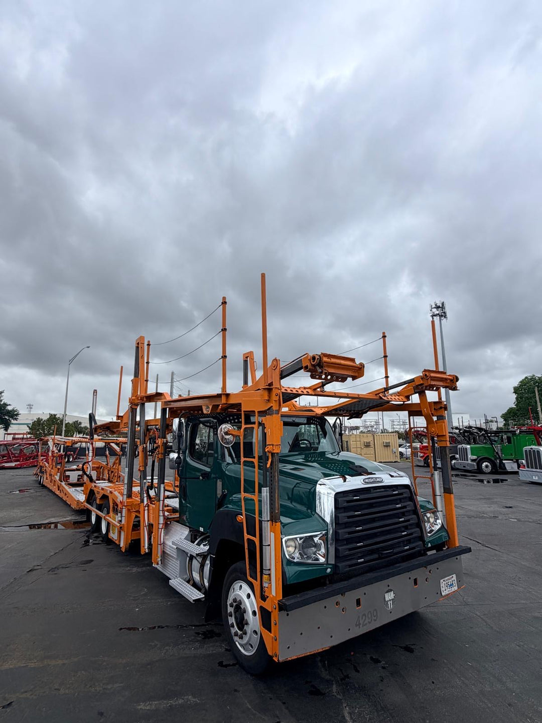 2020 Freightliner 114SD w/a 2020 Cottrell CX09 LSFA 80 Footer
