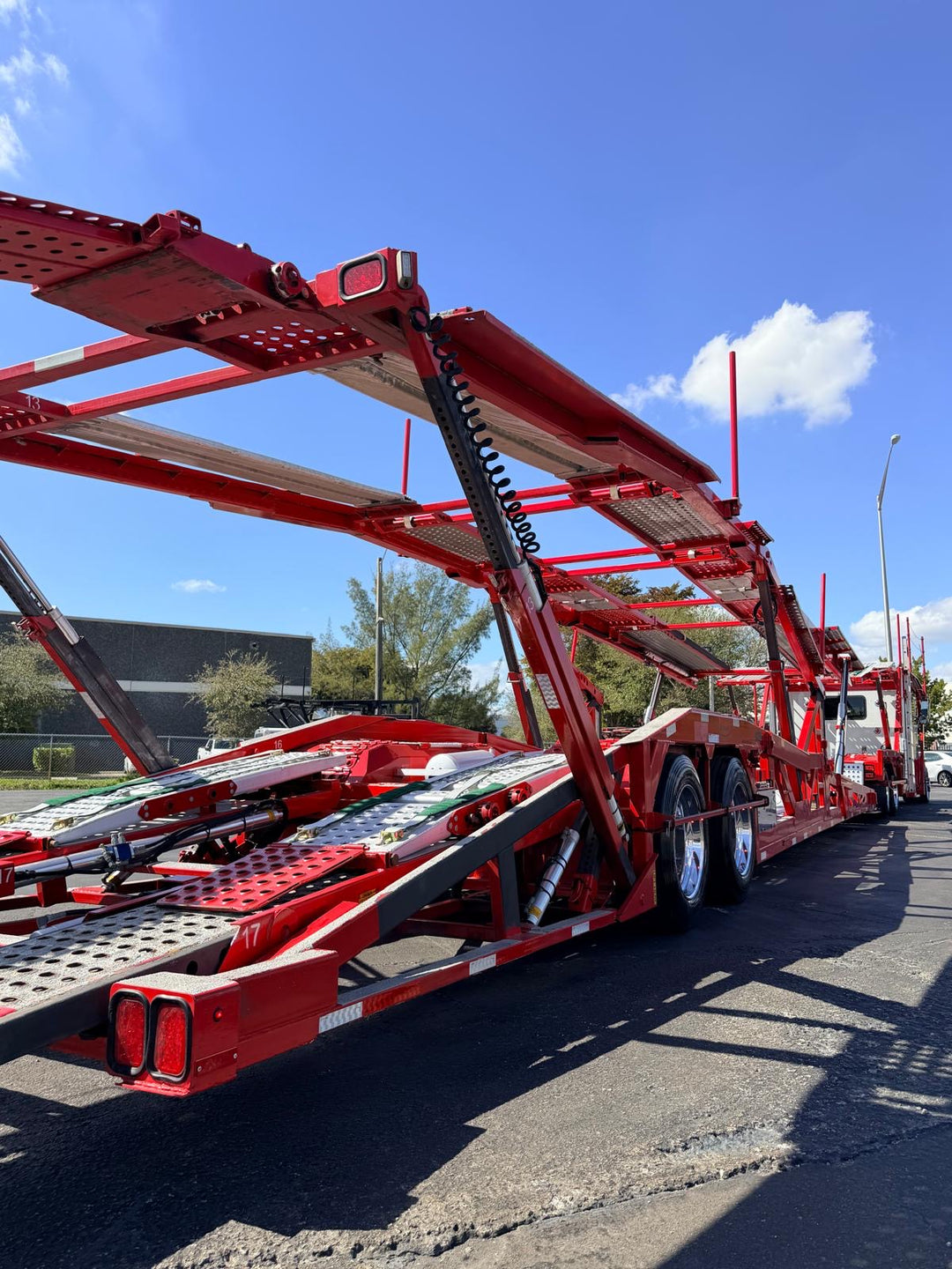 2020 Peterbilt 389 w/a 2021 Cottrell LSFA 80’