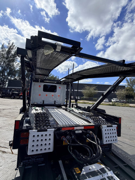 2021 Peterbilt 389 (ChopTop) w/a 2023 Cottrell LSFA 80”