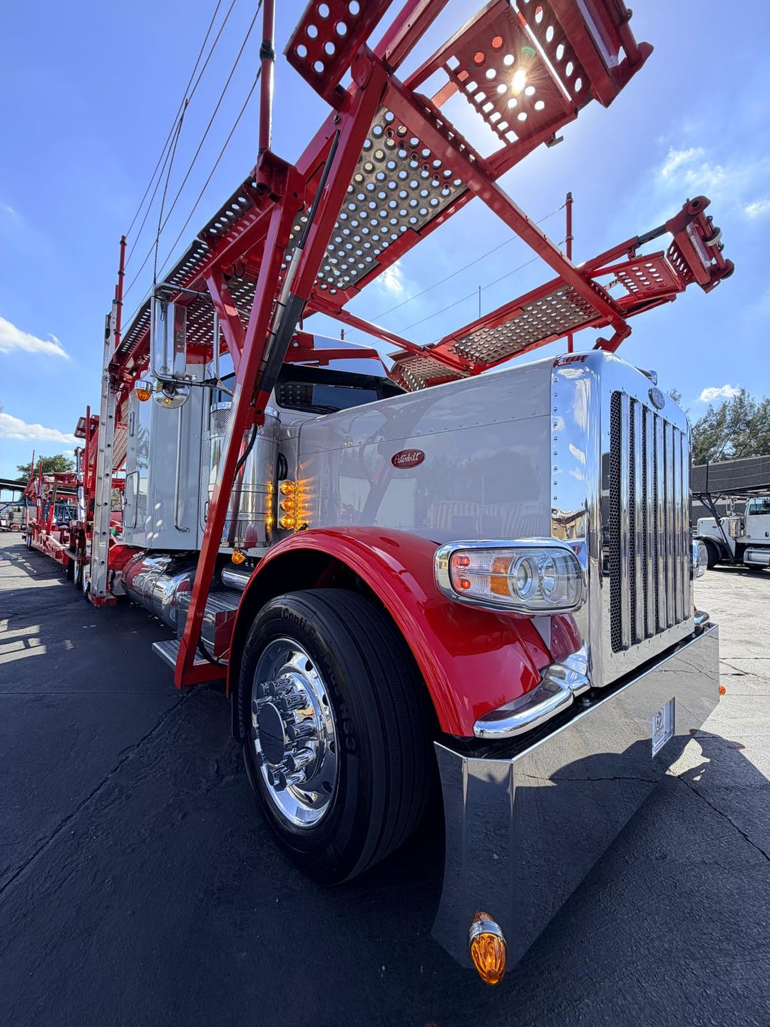 2020 Peterbilt 389 w/a 2021 Cottrell LSFA 80’