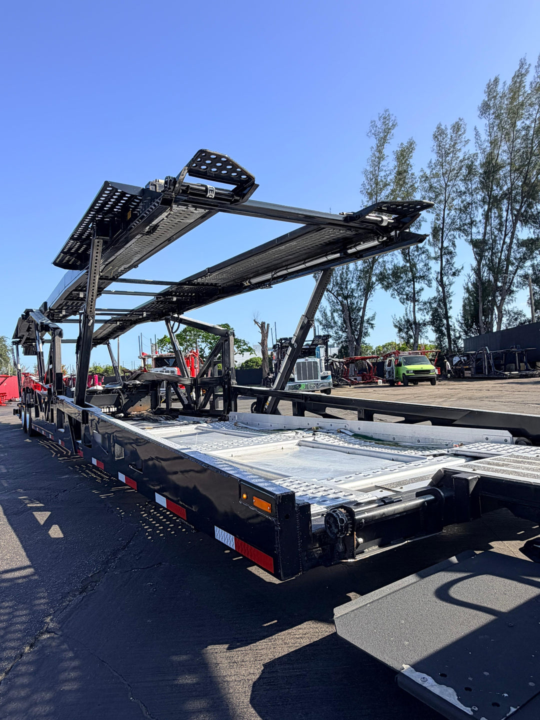 2019 Peterbilt 389 w/a 2020 Cottrell CX09 LSFA