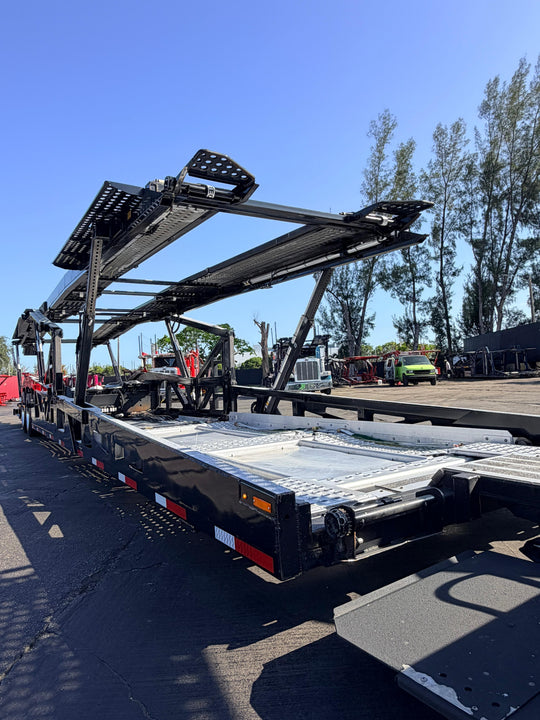 2019 Peterbilt 389 w/a 2020 Cottrell CX09 LSFA
