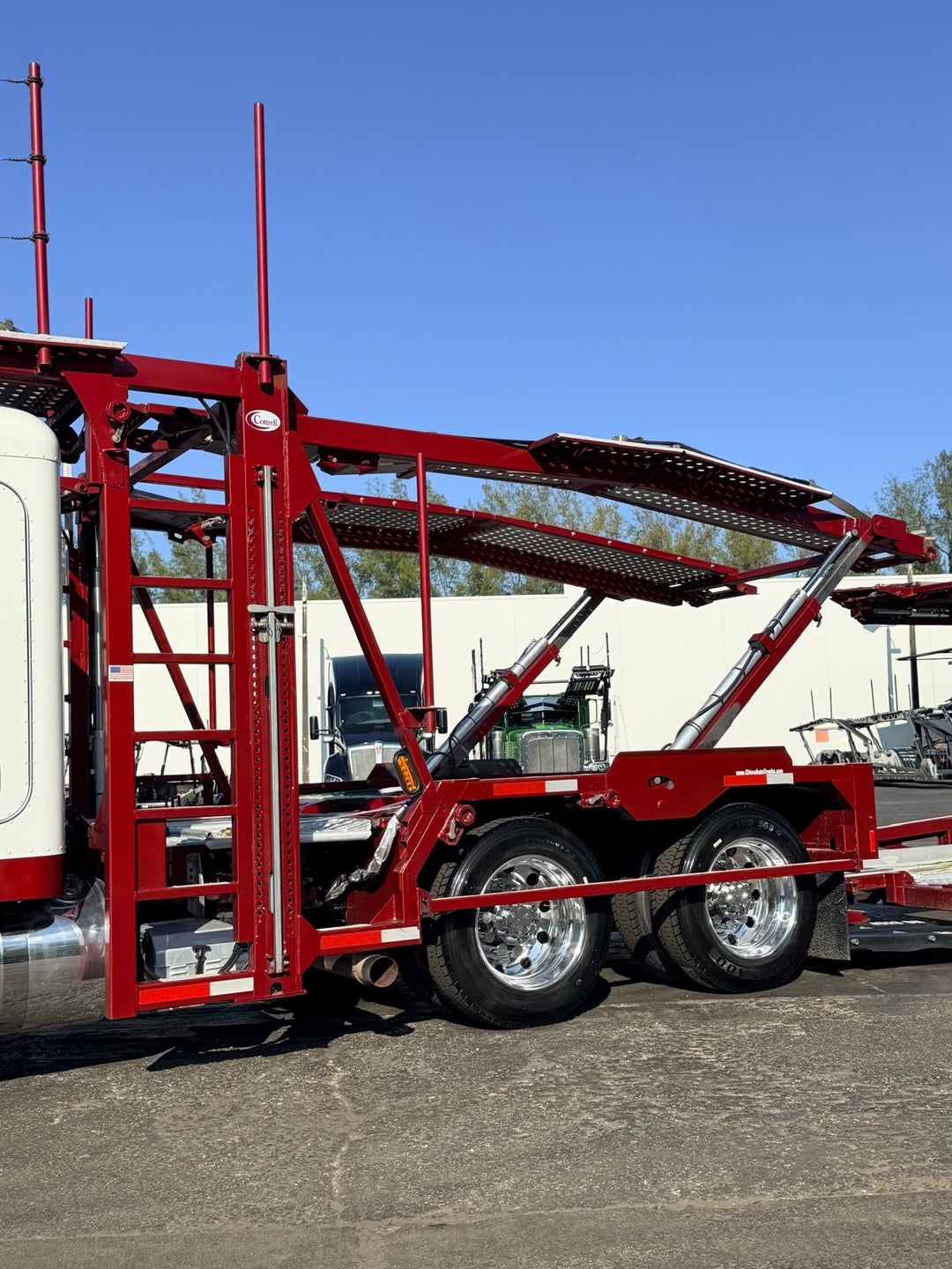 2022 Peterbilt 389 w/a 2022 Cottrell CX09 LSFA