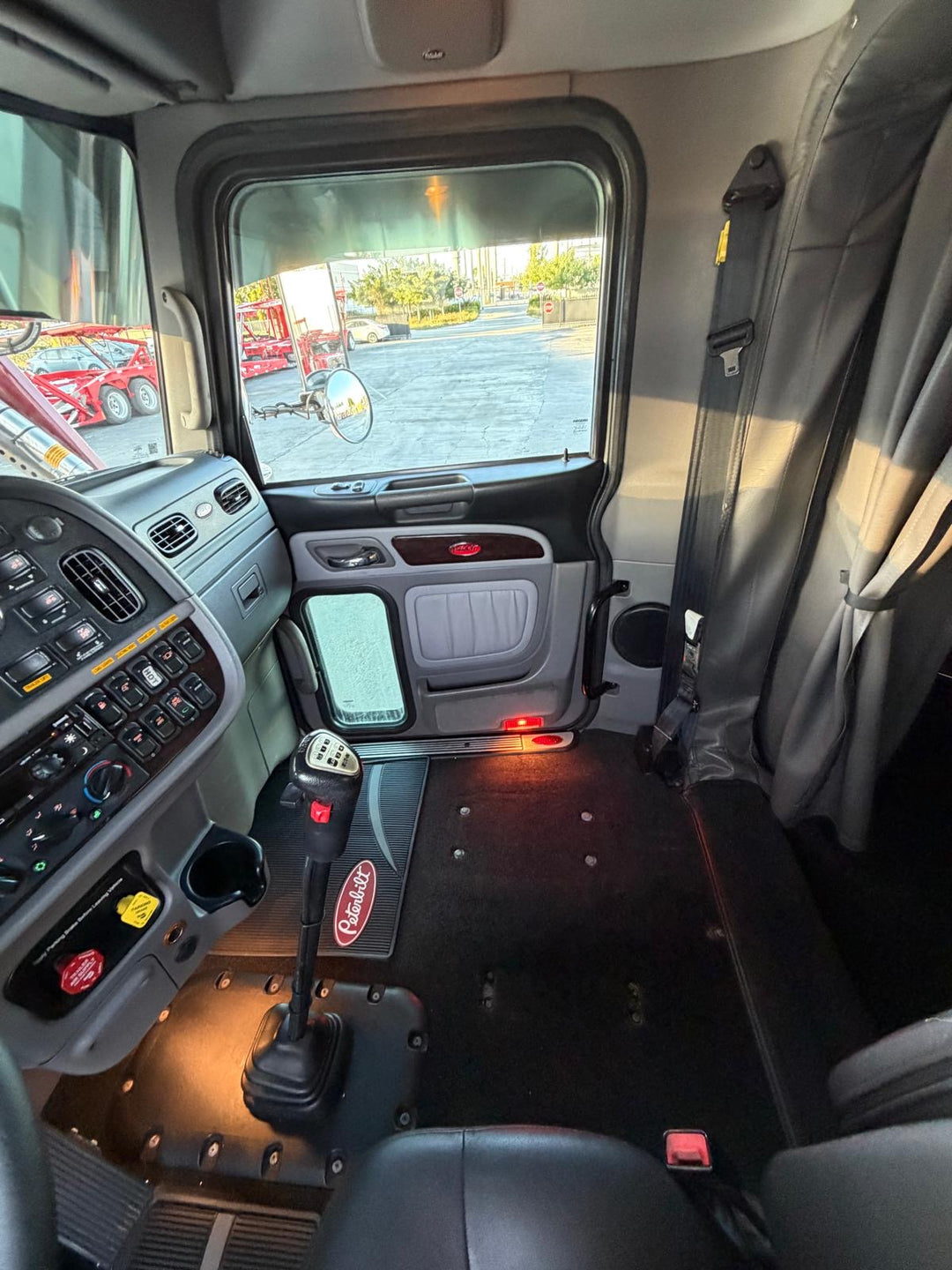 2019 Peterbilt 389 w/a 2019 Cottrell CX-09 LSFA 80 Footer