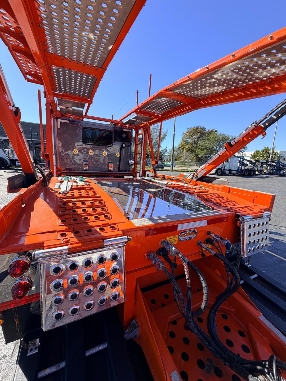 2020 Peterbilt 389 w/a 2021 Cottrell LSFA 80”