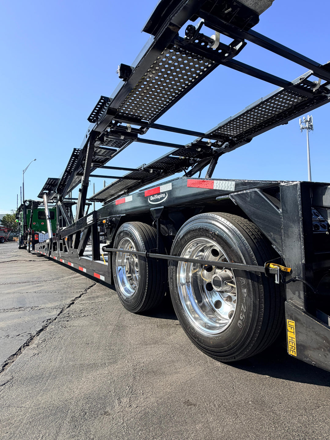 2019 Peterbilt 389 w/a 2020 Cottrell CX09 LSFA