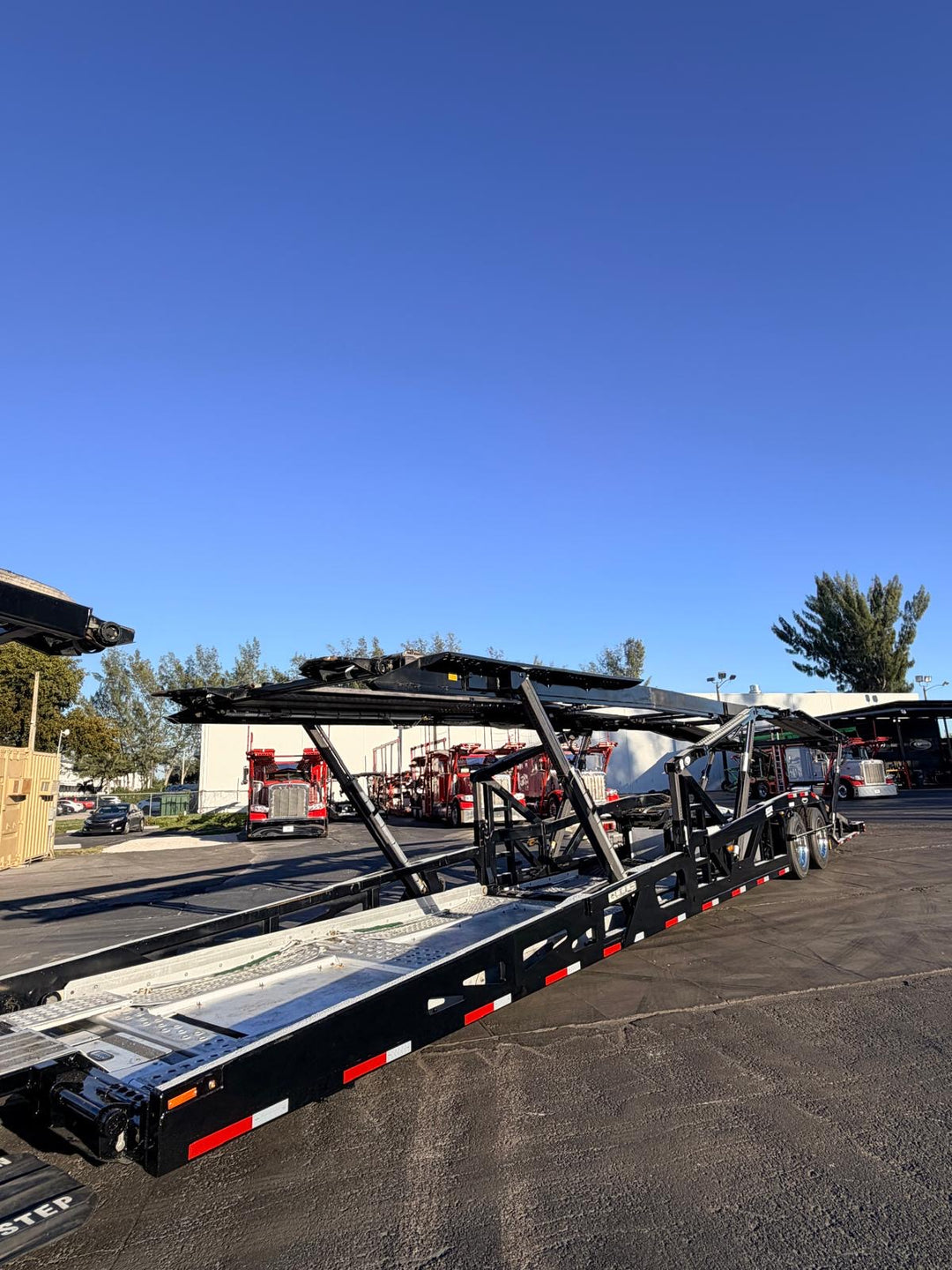 2019 Peterbilt 389 w/a 2019 Cottrell CX09 LSFA 80’