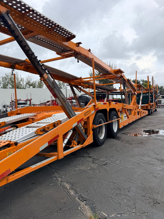 2020 Freightliner 114SD w/a 2020 Cottrell CX09 LSFA 80 Footer