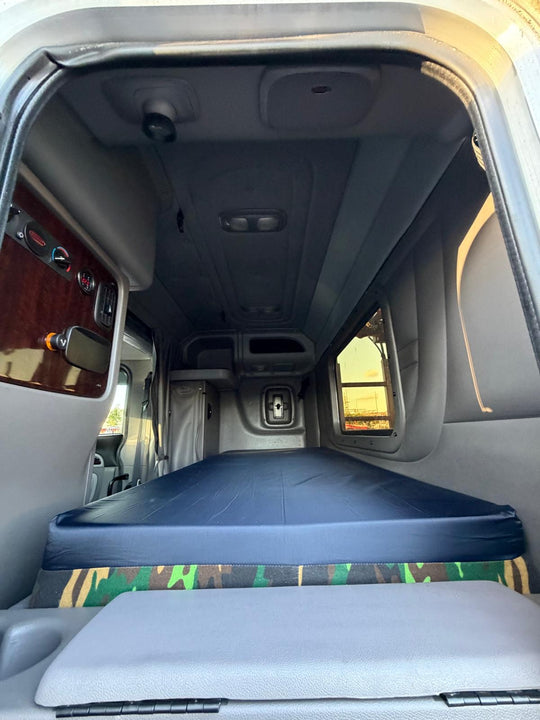 2019 Peterbilt 389 w/a 2019 Cottrell CX-09 LSFA 80 Footer