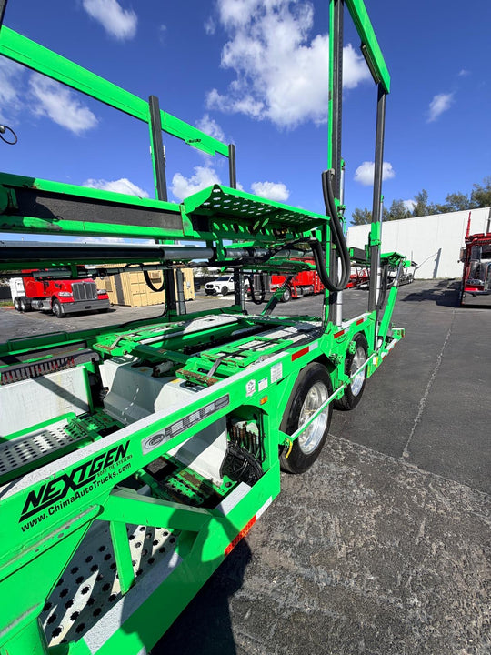 2017 Peterbilt 389 w/a 2017 Cottrell CX11