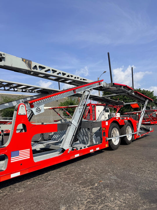 2024 Peterbilt 389 w/a 2023 Lohr G20