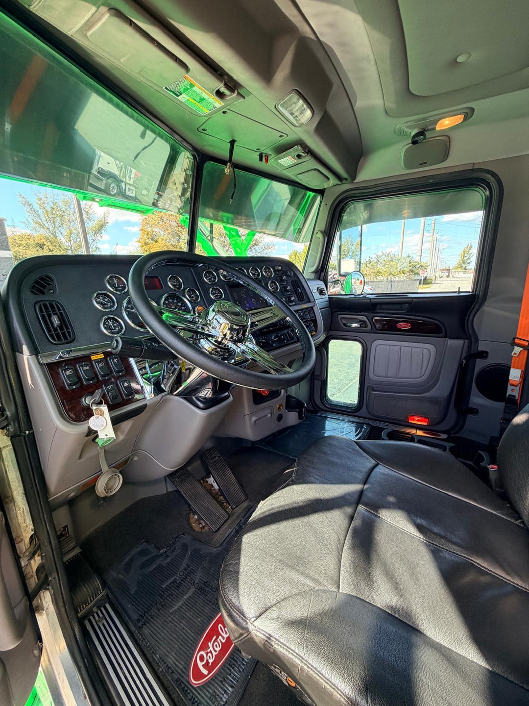 2017 Peterbilt 389 w/a 2017 Cottrell CX11