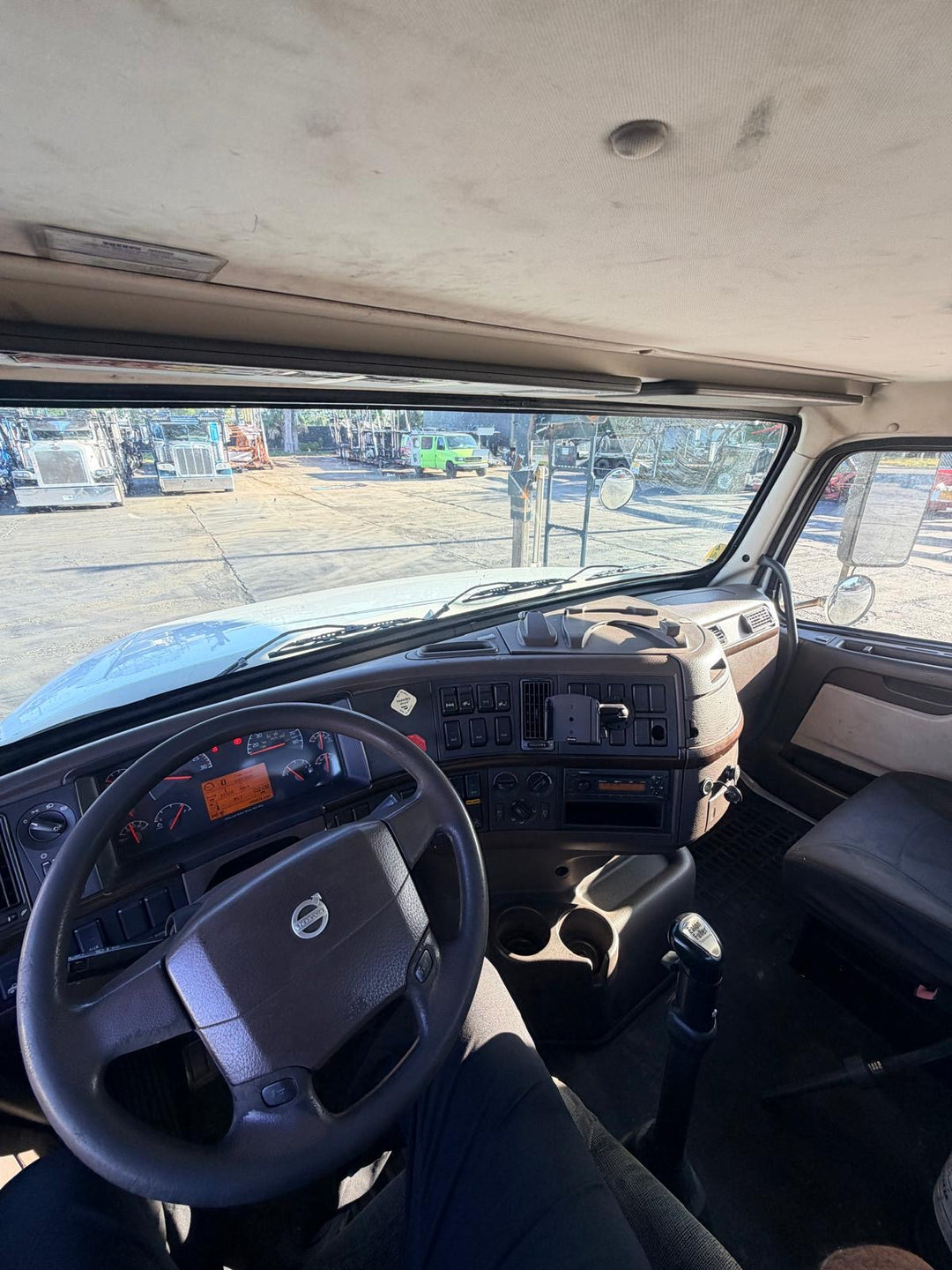 2015 Volvo VAH62200