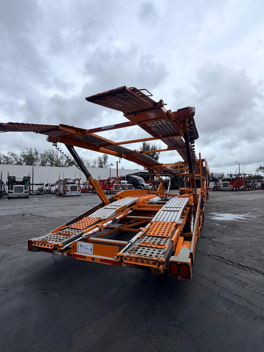 2020 Freightliner 114SD w/a 2020 Cottrell CX09 LSFA 80 Footer