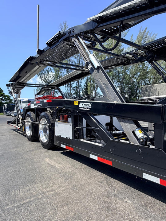 2024 Peterbilt 389 w/a 2024 Cottrell CX09 LSFA 80”