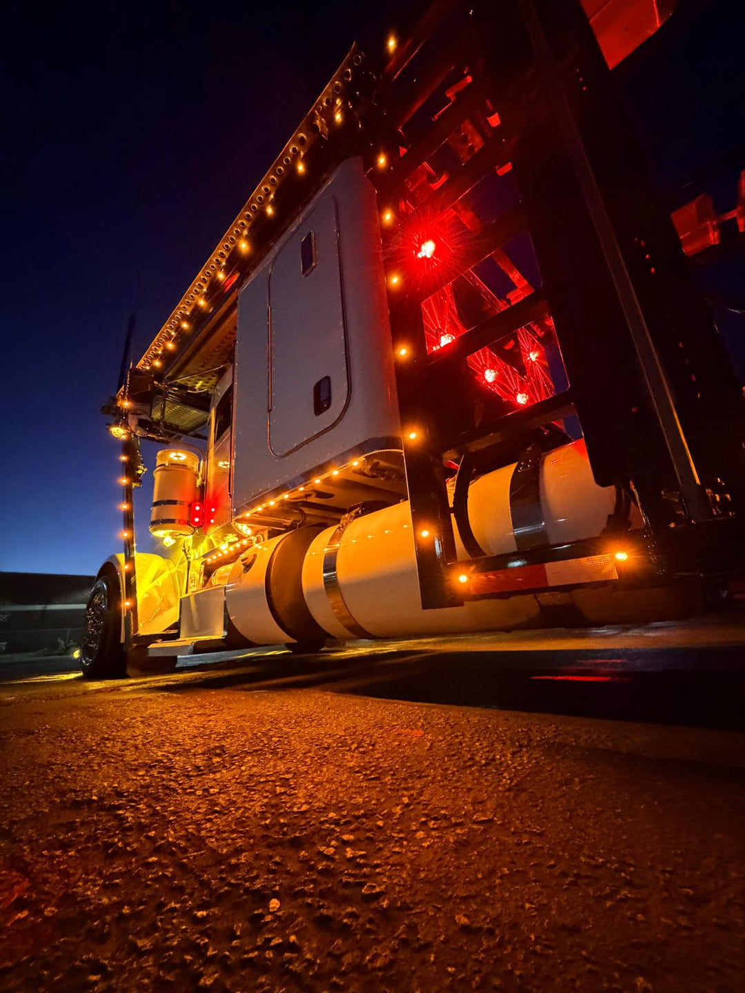 2021 Peterbilt 389 (ChopTop) w/a 2023 Cottrell LSFA 80”