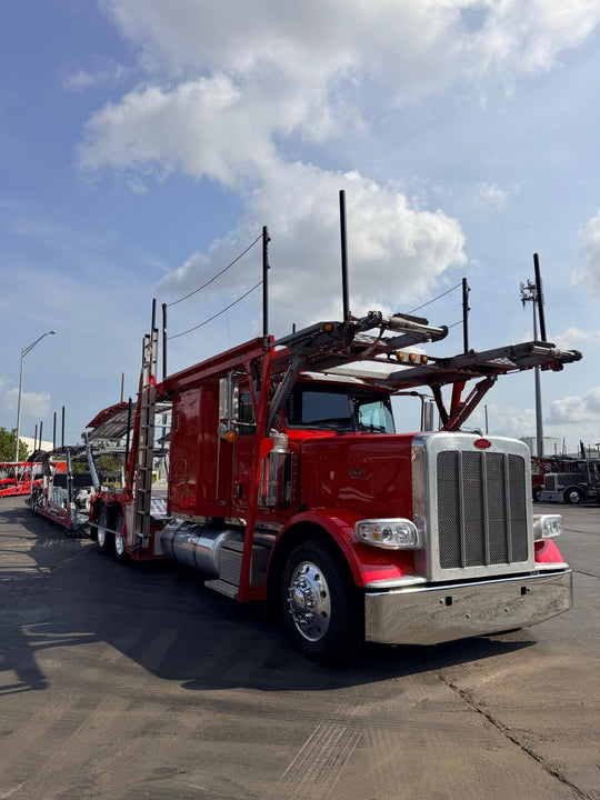 2024 Peterbilt 389 w/a 2023 Lohr G20