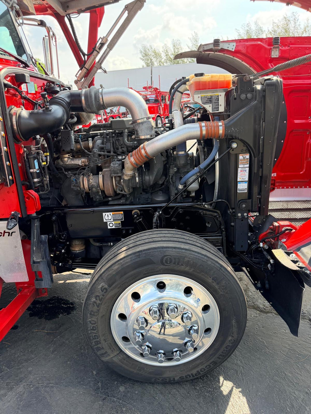 2024 Peterbilt 389 w/a 2023 Lohr G20