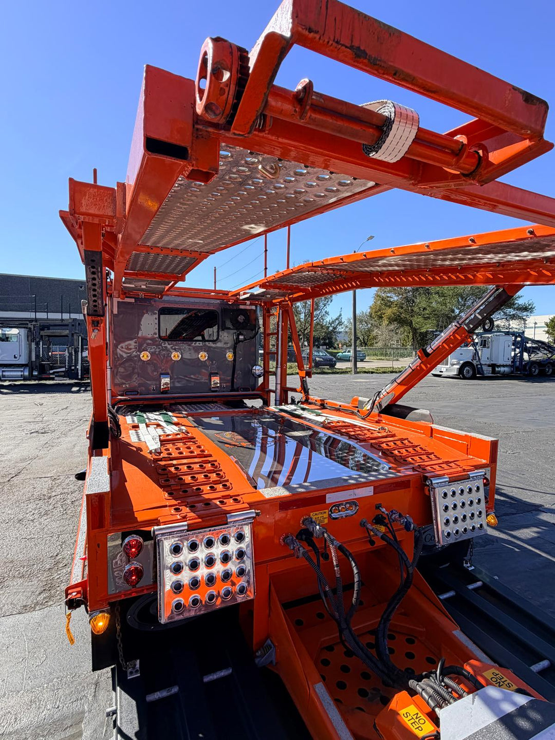 2020 Peterbilt 389 w/a 2021 Cottrell LSFA 80”