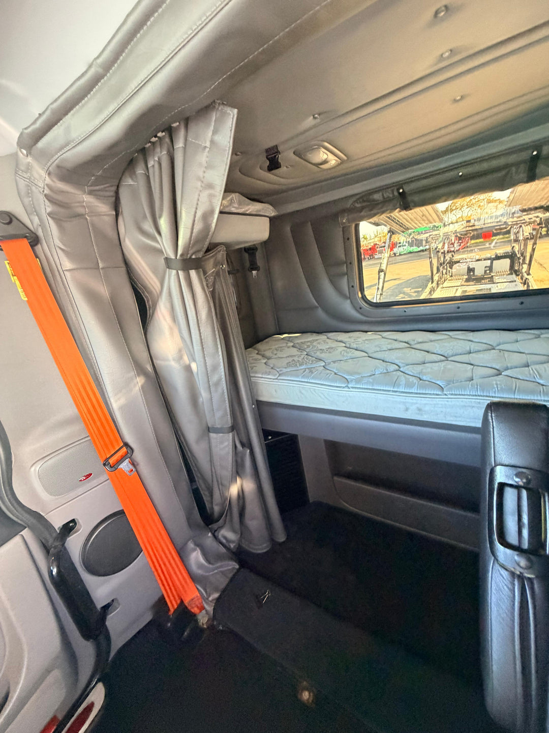 2024 Peterbilt 389 (ChopTop) w/a 2024 Cottrell CX09 LSFA 80”