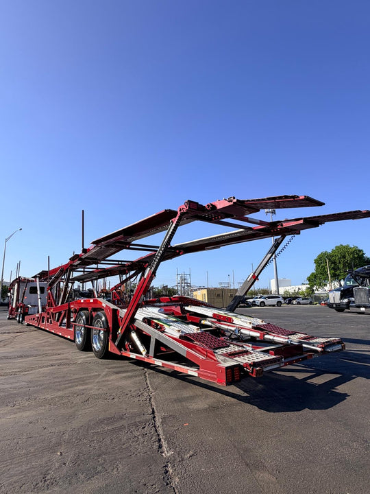 2022 Peterbilt 389 w/a 2022 Cottrell CX09 LSFA