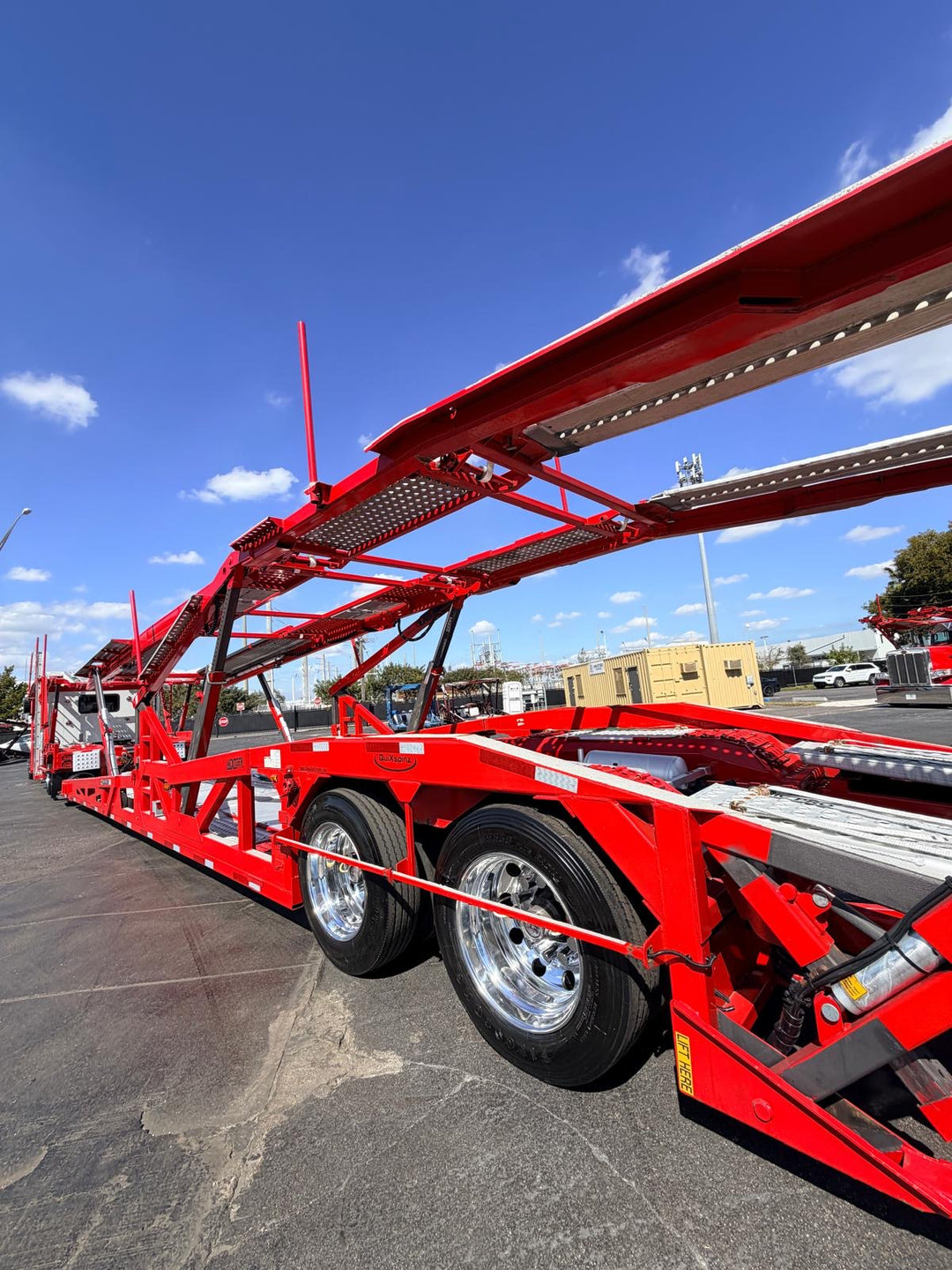 2020 Peterbilt 389 w/a 2021 Cottrell LSFA 80’
