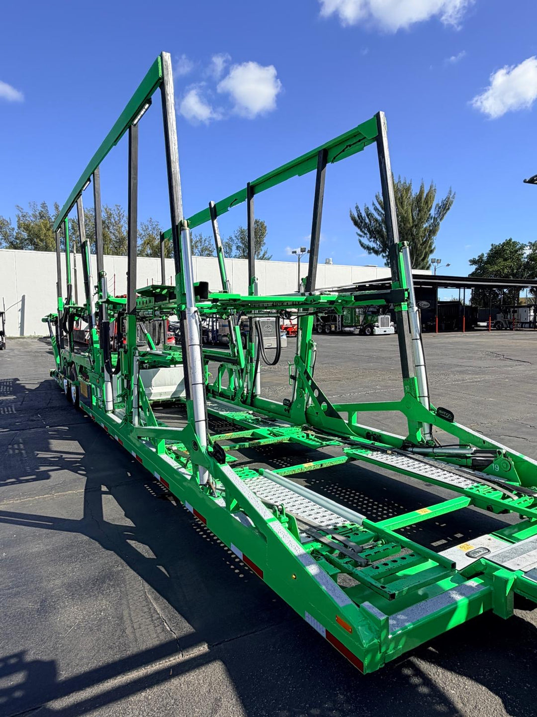 2017 Peterbilt 389 w/a 2017 Cottrell CX11