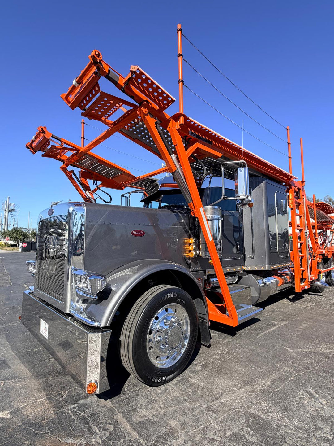 2020 Peterbilt 389 w/a 2021 Cottrell LSFA 80”