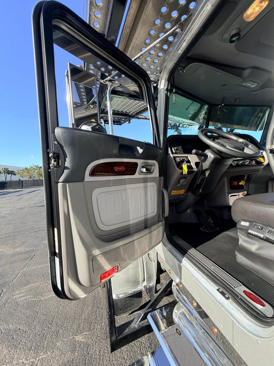 2024 Peterbilt 389 (ChopTop) w/a 2024 Cottrell CX09 LSFA 80”