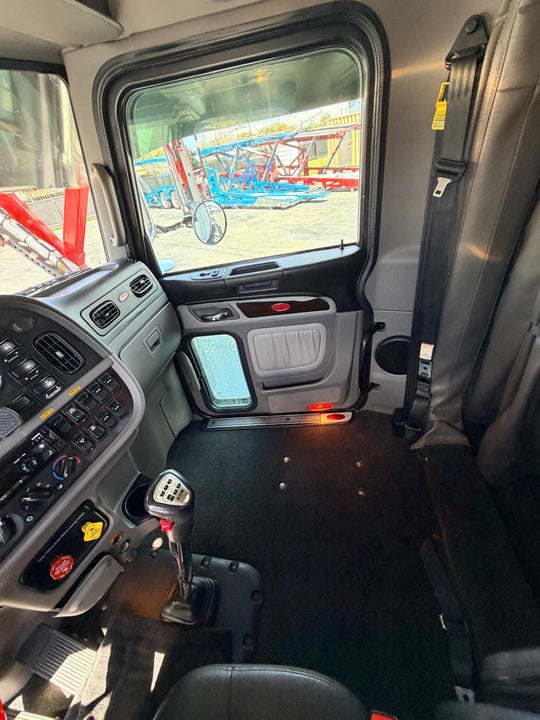 2020 Peterbilt 389 w/a 2021 Cottrell LSFA 80’