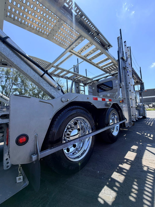 2024 Peterbilt 389 w/a 2023 Lohr G20