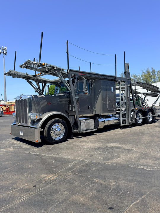 2024 Peterbilt 389 w/a 2023 Lohr G20