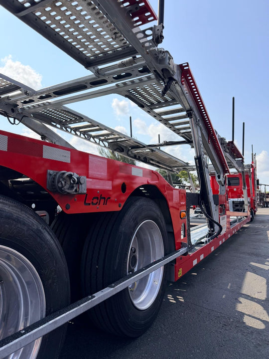 2024 Peterbilt 389 w/a 2023 Lohr G20
