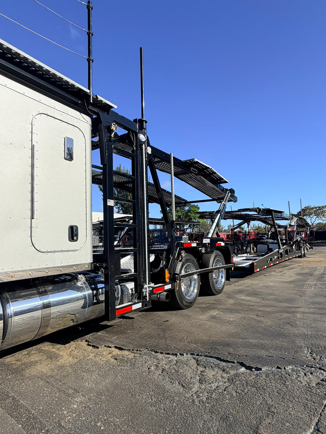 2024 Peterbilt 389 (ChopTop) w/a 2024 Cottrell CX09 LSFA 80”