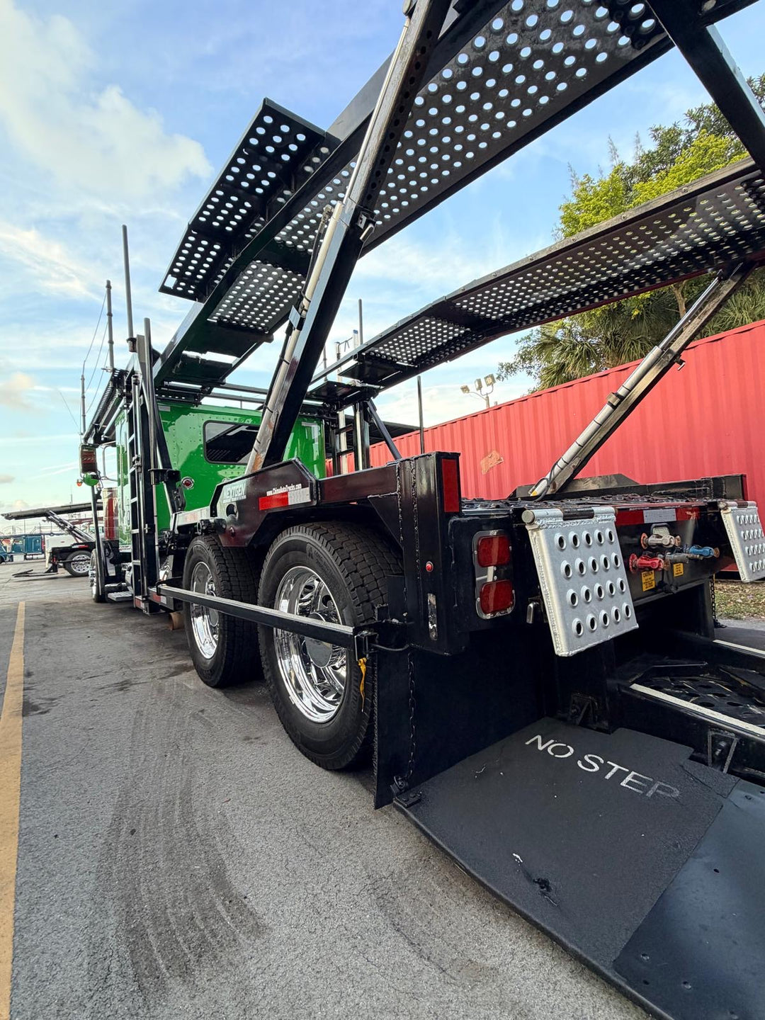 2020 Peterbilt 389 (Chop Top) w/a 2020 Cottrell CX09 LSFA 80 Footer