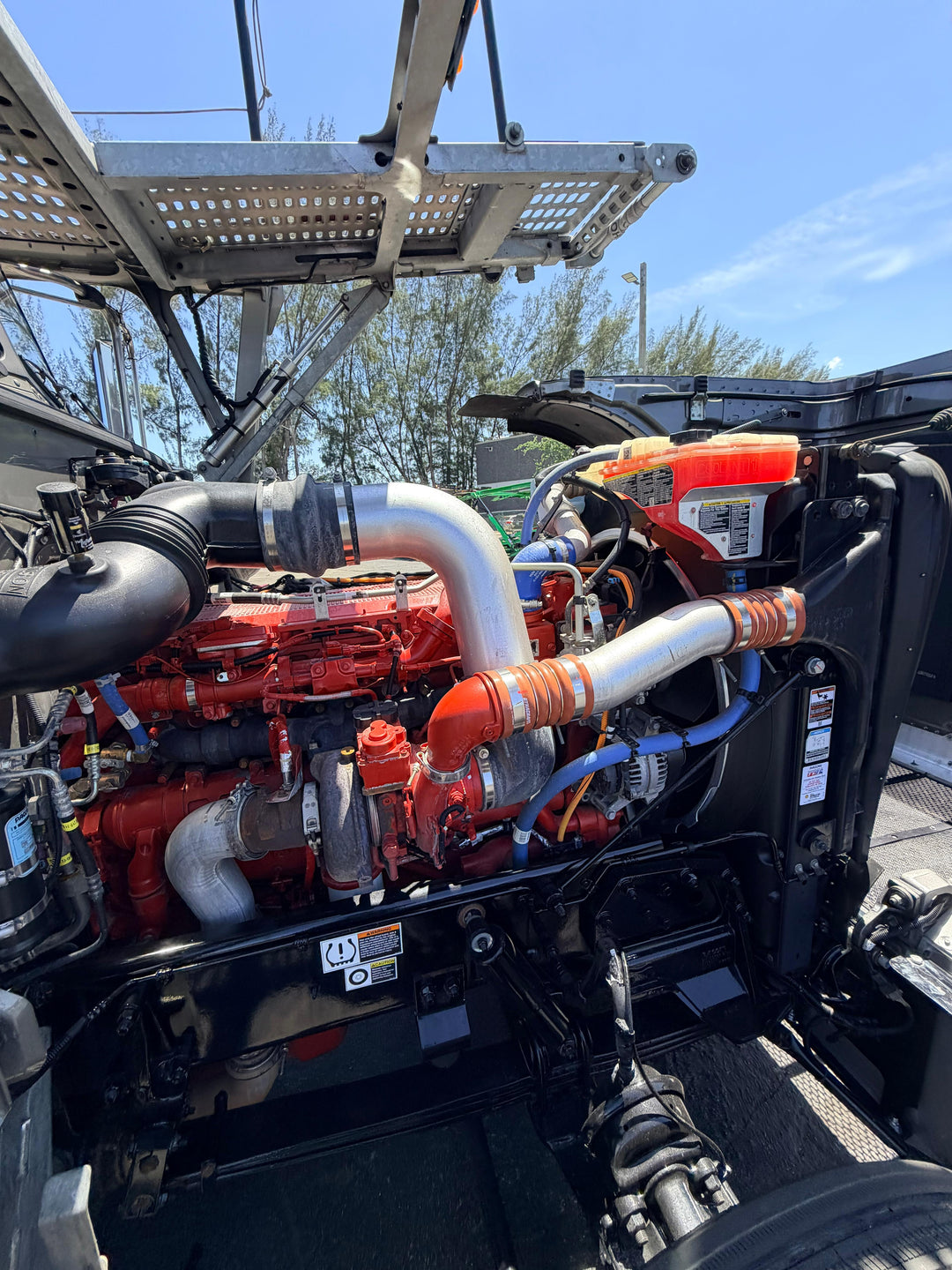 2024 Peterbilt 389 w/a 2023 Lohr G20