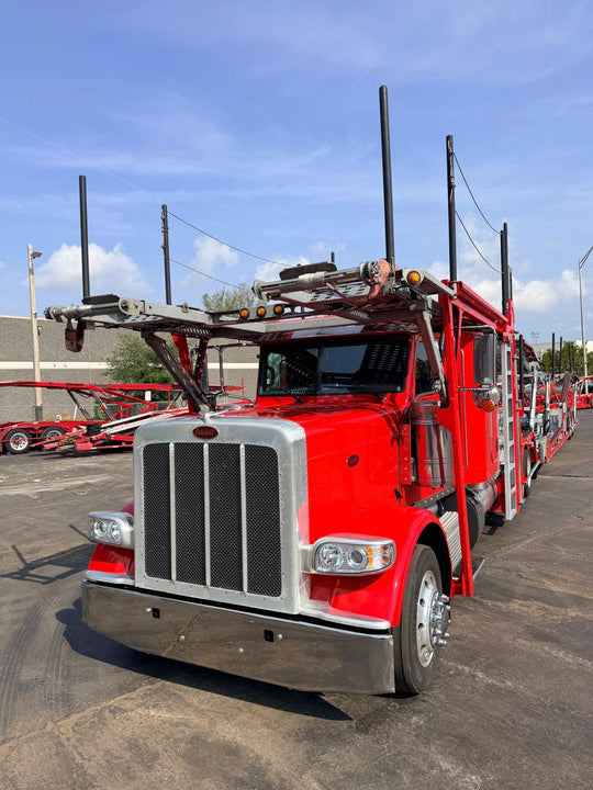 2024 Peterbilt 389 w/a 2023 Lohr G20