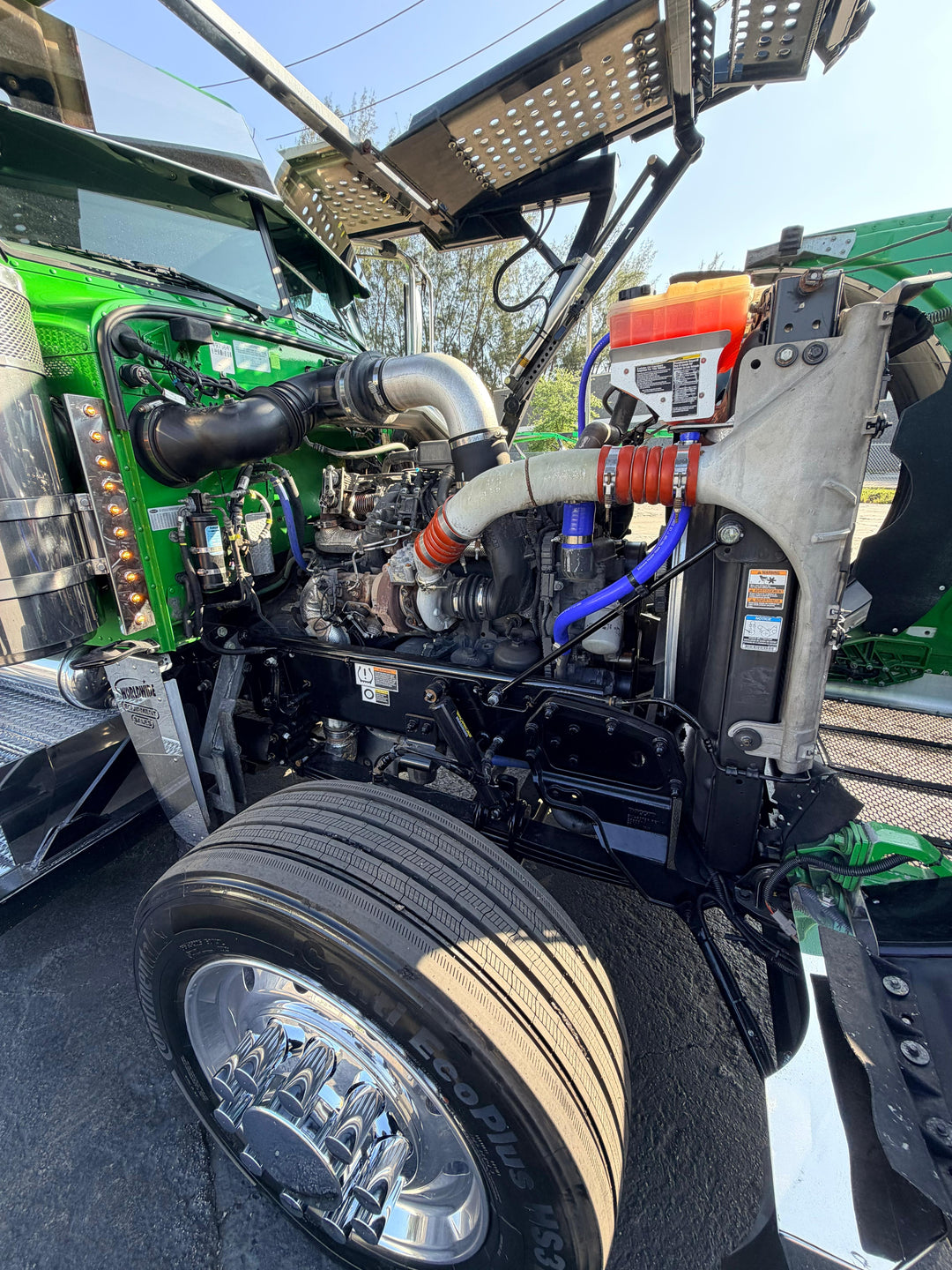 2019 Peterbilt 389 w/a 2020 Cottrell CX09 LSFA