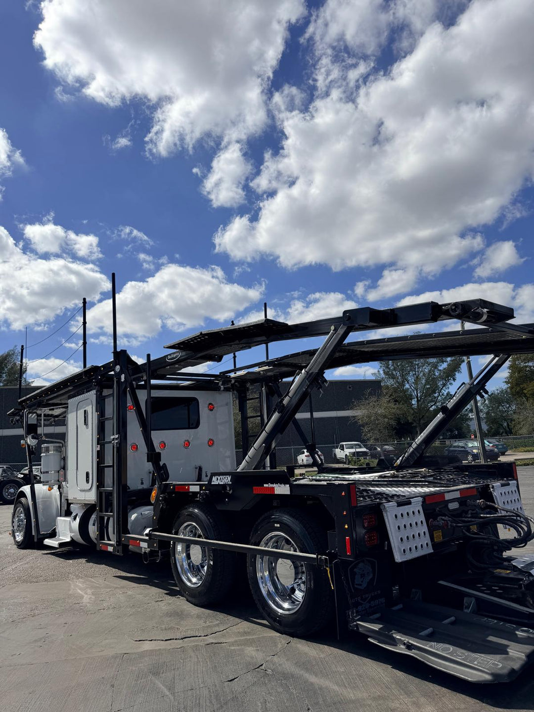 2021 Peterbilt 389 (ChopTop) w/a 2023 Cottrell LSFA 80”