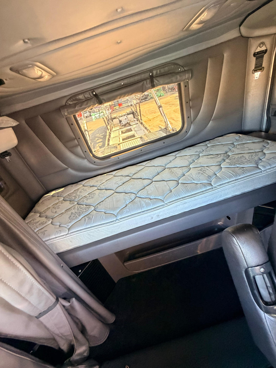 2024 Peterbilt 389 (ChopTop) w/a 2024 Cottrell CX09 LSFA 80”