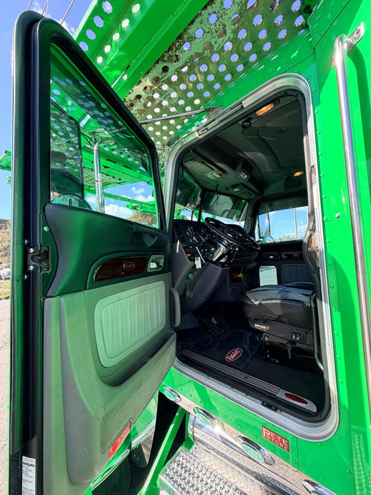 2017 Peterbilt 389 w/a 2017 Cottrell CX11