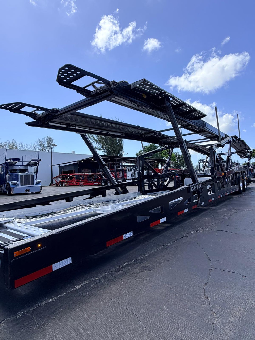 2024 Peterbilt 389 w/a 2024 Cottrell CX09 LSFA 80”