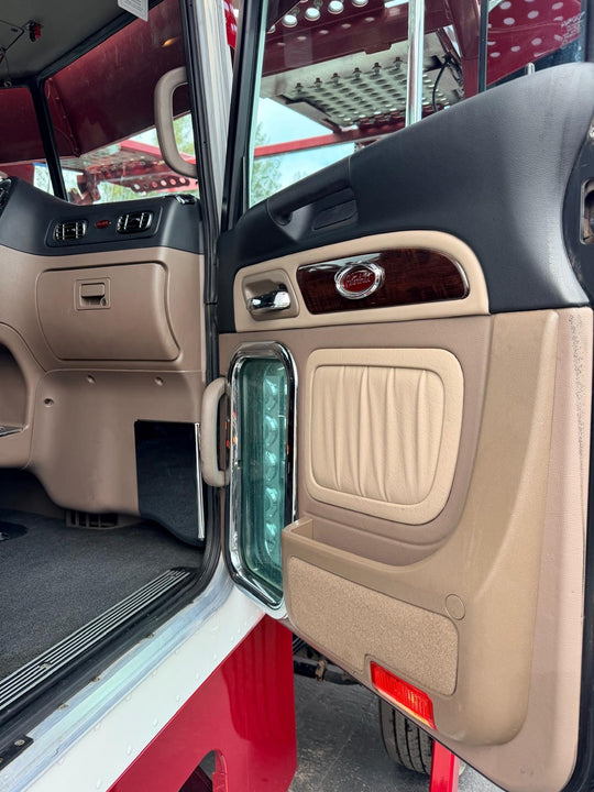 2022 Peterbilt 389 w/a 2022 Cottrell CX09 LSFA