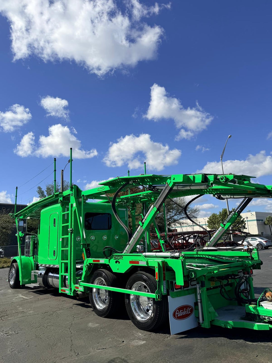 2017 Peterbilt 389 w/a 2017 Cottrell CX11