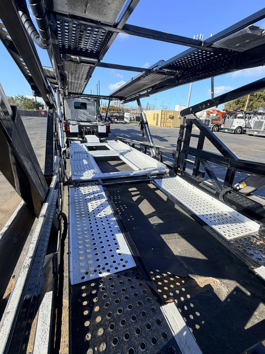 2024 Peterbilt 389 (ChopTop) w/a 2024 Cottrell CX09 LSFA 80”