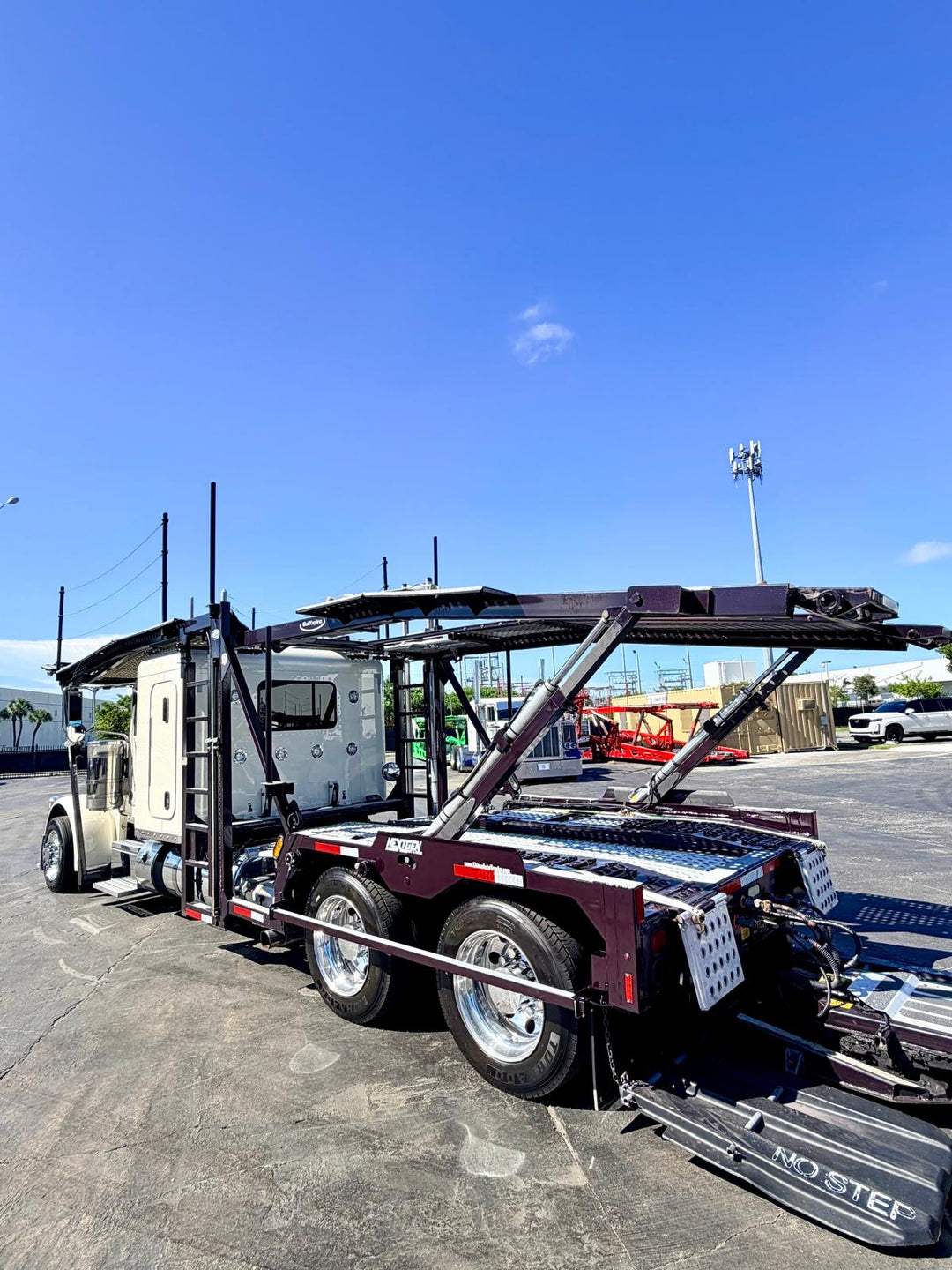 2021 Peterbilt 389 w/a 2022 Cottrell LSFA 80”